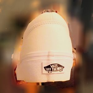 Womens 9.5 or Mens 8.0 Doheny Platform Vans